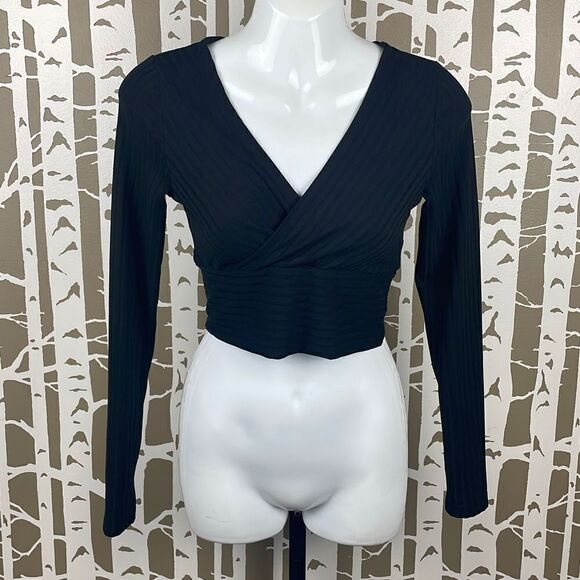 SHEIN 2 Piece LOT of Cropped Tops sz XS - Picture 3 of 13